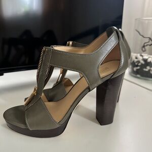 Michael Kors Hunter Green Heels, Size 5.5